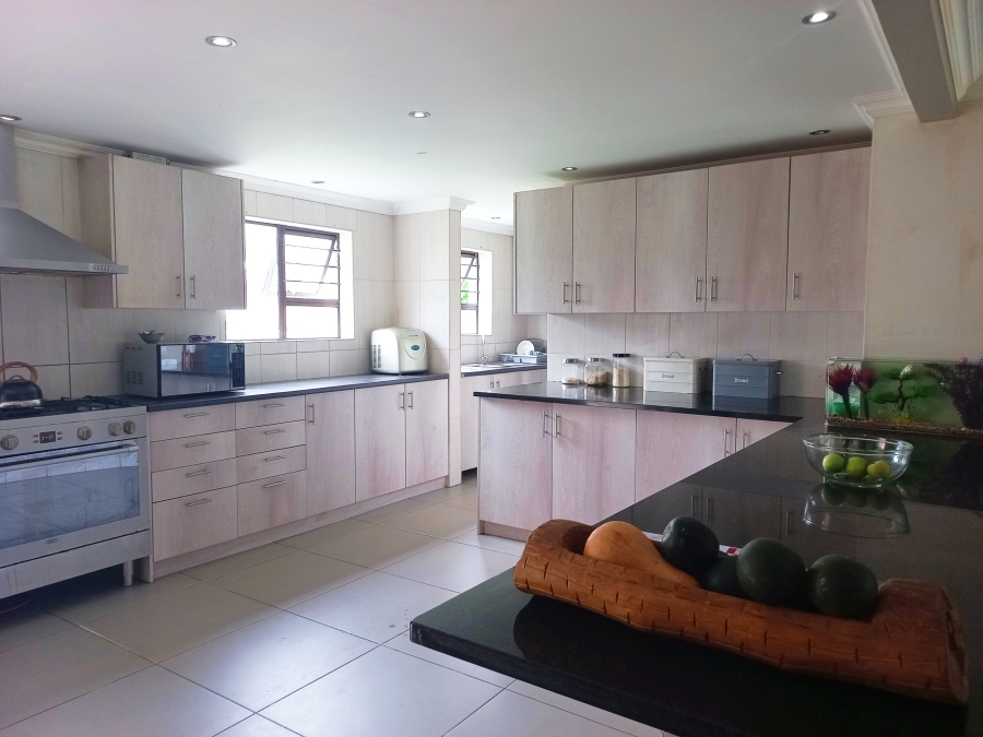 5 Bedroom Property for Sale in The Village Western Cape